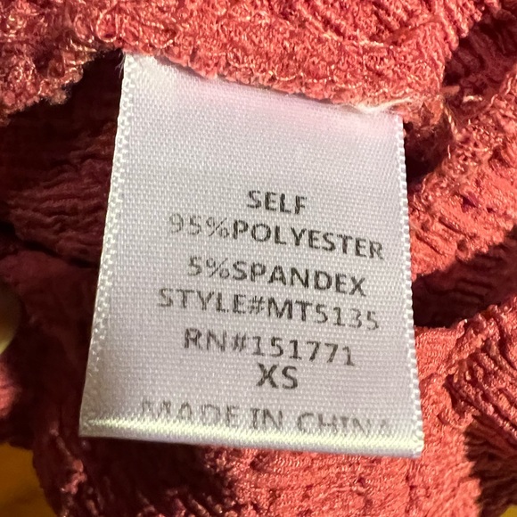 Altarβd State Salmon Peekaboo Crop Top | Size XS - Picture 5 of 10